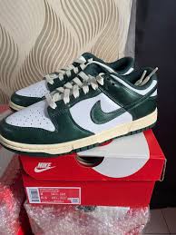 Dunk Low 'Vintage Green' (W) photo review